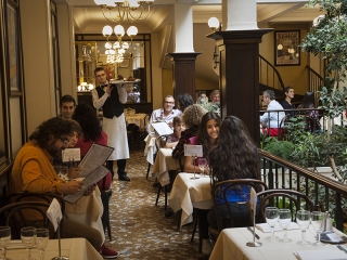 Le Restaurant Le Cafe Du Commerce Brasserie Independante Paris